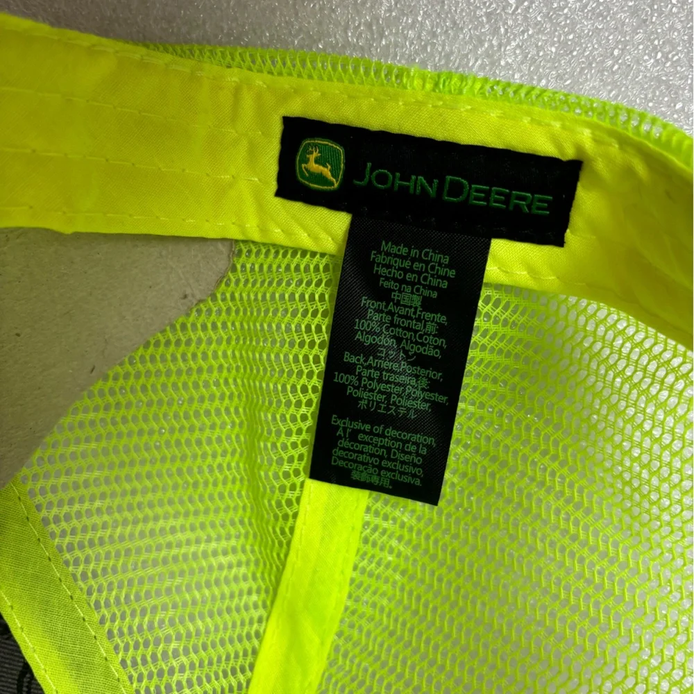NWT John Deere snapback trucker cap highlighter yellow and gray one size